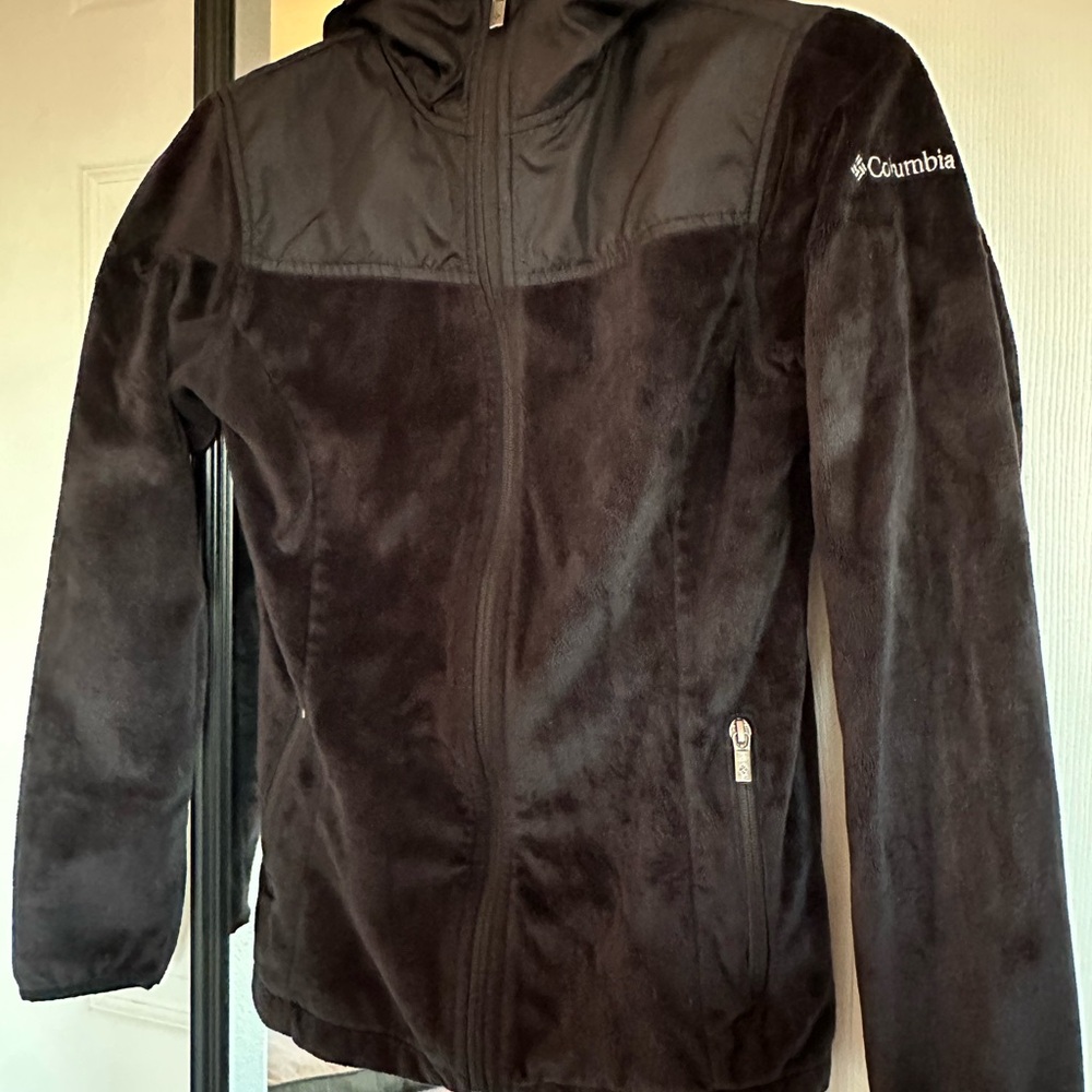 Columbia Black Fleece Outerwear